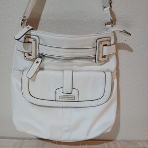 Tyler Rodan Womans White Crossbody Purse Lots Of Pockets Faux Leather Mint